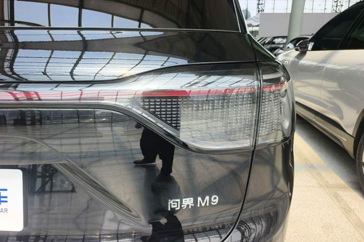 Used Hima AITO M9 2024 Range-Extended Ultra Version 52 kWh 5-Seater Model Right Rear Taillight