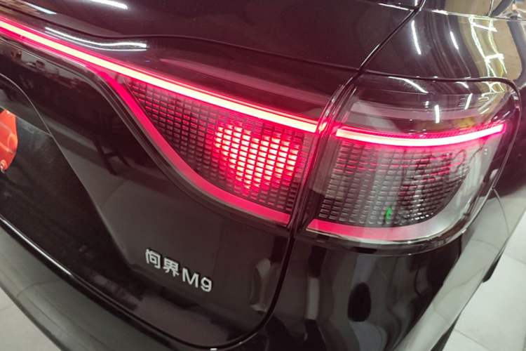 Used Hima AITO M9 2024 Range-Extended Ultra Version 52 kWh 6-Seater Model Right Rear Taillight