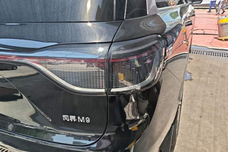 Used Hima AITO M9 2024 Range-Extended Max Edition 42 kWh 6-Seater Version Right Rear Taillight