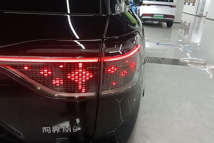Used Hima AITO M9 2024 Range-Extended Ultra Version 42 kWh 6-Seater Model Right Rear Taillight