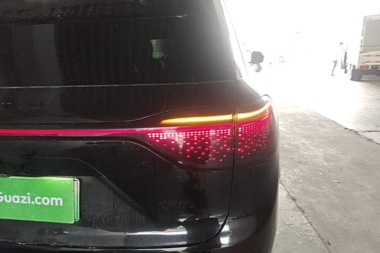 Used Hima AITO M9 2024 Range-Extended Ultra Version 42 kWh 6-Seater Model Right Rear Taillight