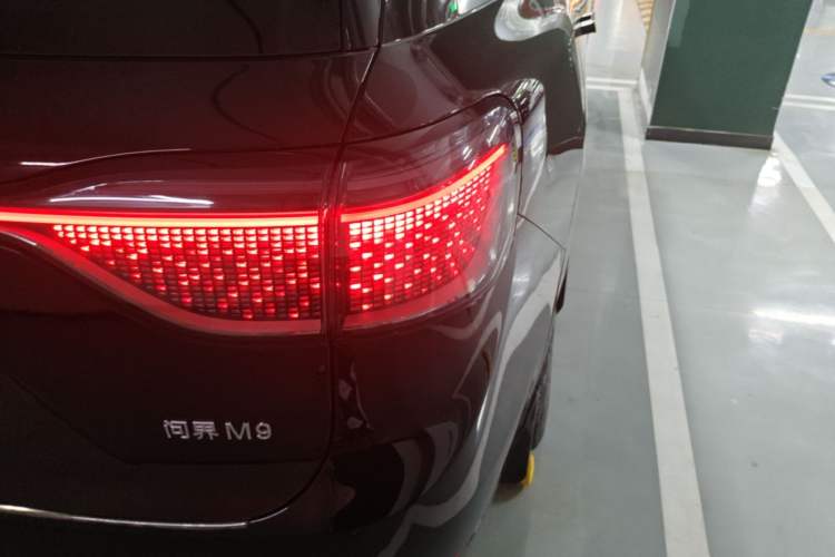 Used Hima AITO M9 2024 Range-Extended Ultra Version 42 kWh 6-Seater Model Right Rear Taillight