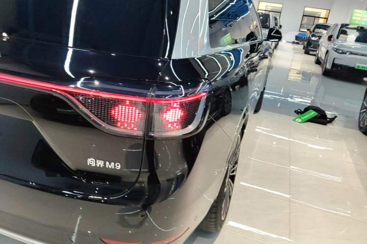 Used Hima AITO M9 2024 Range-Extended Ultra Version 42 kWh 6-Seater Model Right Rear Taillight