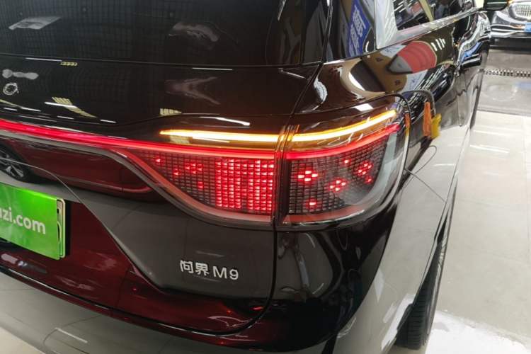 Used Hima AITO M9 2024 Range-Extended Ultra Version 42 kWh 6-Seater Model Right Rear Taillight