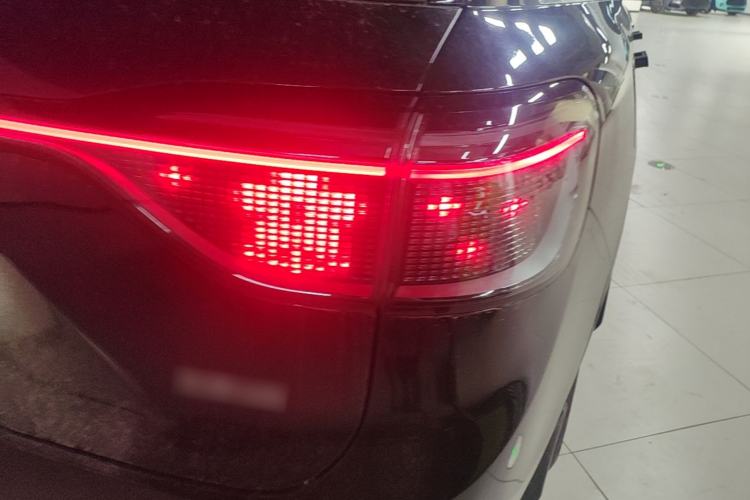 Used Hima AITO M9 2024 Range-Extended Ultra Version 52 kWh 5-Seater Model Right Rear Taillight