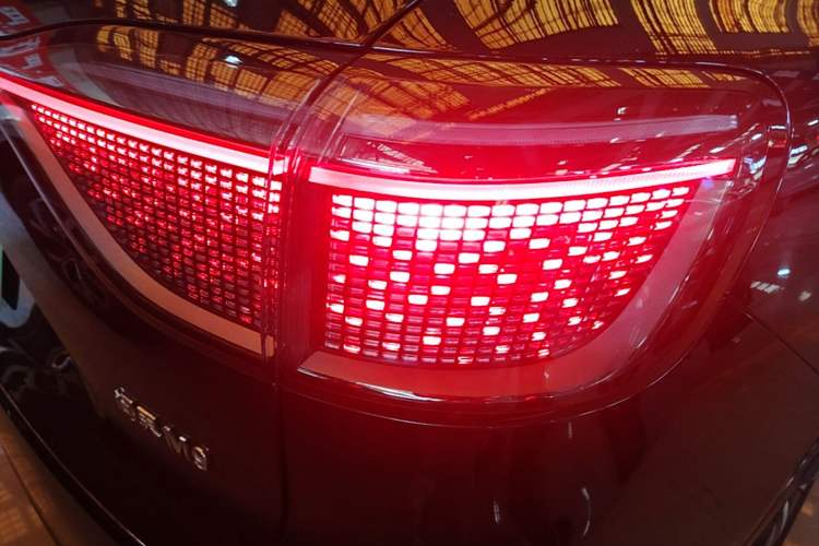 Used Hima AITO M9 2024 Range-Extended Max Edition 52 kWh 6-Seater Version Right Rear Taillight