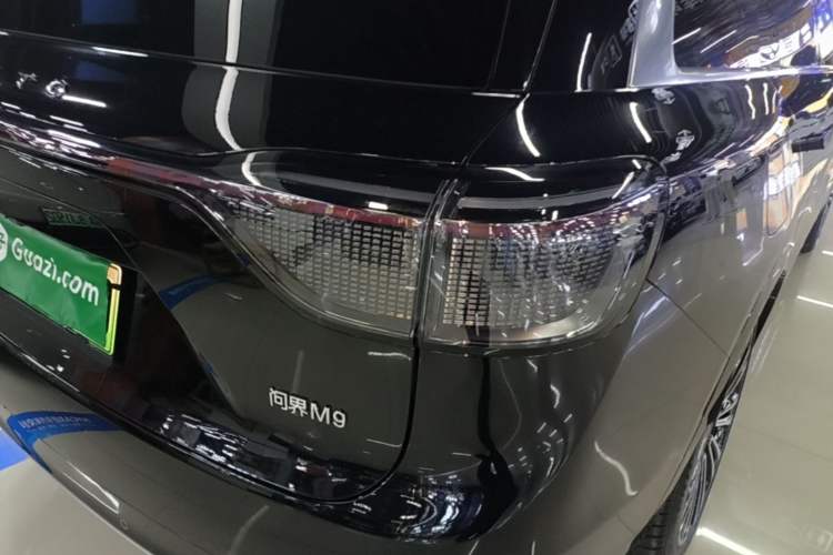 Used Hima AITO M9 2024 Range-Extended Ultra Version 52 kWh 6-Seater Model Right Rear Taillight