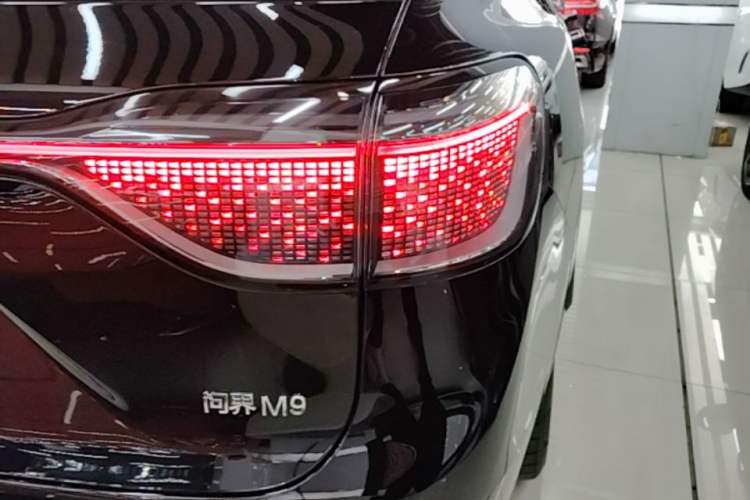 Used Hima AITO M9 2024 Range-Extended Ultra Version 42 kWh 6-Seater Model Right Rear Taillight