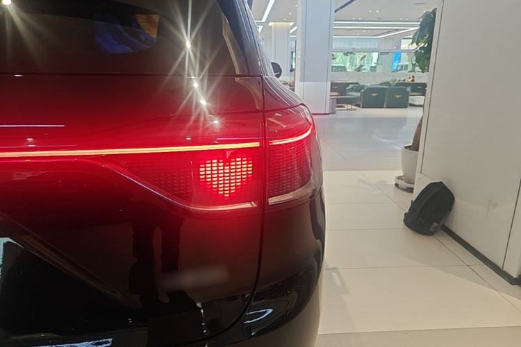 Used Hima AITO M9 2024 Range-Extended Ultra Version 42 kWh 6-Seater Model Right Rear Taillight