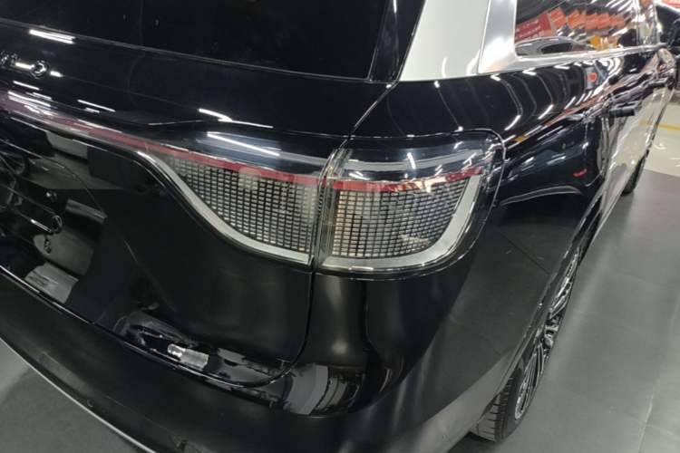 Used Hima AITO M9 2024 Range-Extended Ultra Version 52 kWh 6-Seater Model Right Rear Taillight