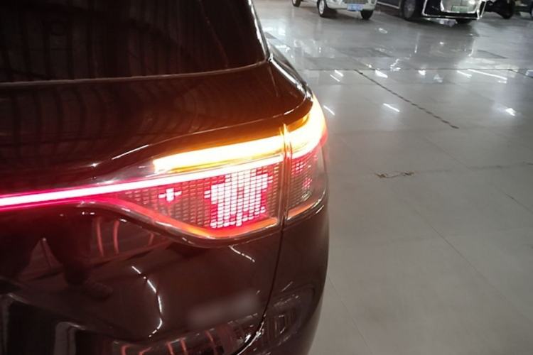 Used Hima AITO M9 2024 Range-Extended Max Edition 52 kWh 6-Seater Version Right Rear Taillight