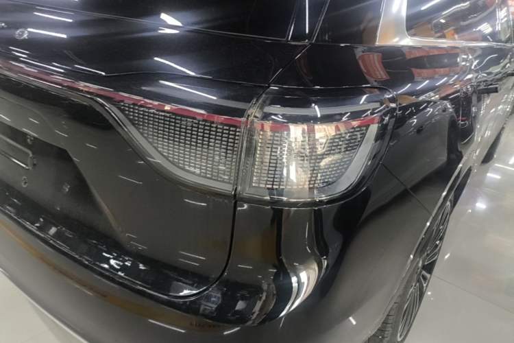 Used Hima AITO M9 2024 Range-Extended Ultra Version 52 kWh 6-Seater Model Right Rear Taillight