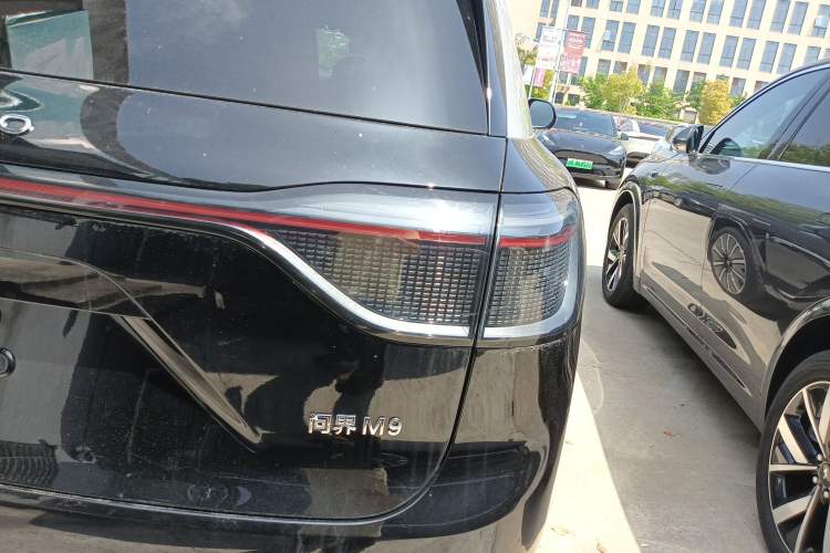 Used Hima AITO M9 2024 Range-Extended Max Edition 42 kWh 6-Seater Version Right Rear Taillight