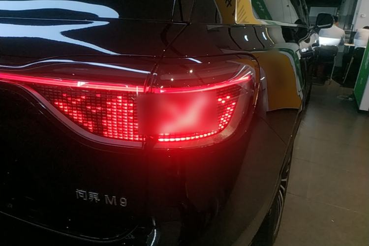 Used Hima AITO M9 2024 Range-Extended Ultra Version 52 kWh 5-Seater Model Right Rear Taillight