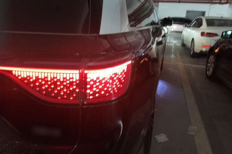 Used Hima AITO M9 2024 Range-Extended Ultra Version 42 kWh 6-Seater Model Right Rear Taillight