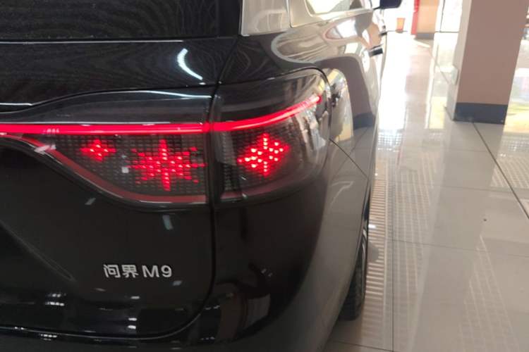 Used Hima AITO M9 2024 Range-Extended Max Edition 52 kWh 6-Seater Version Right Rear Taillight