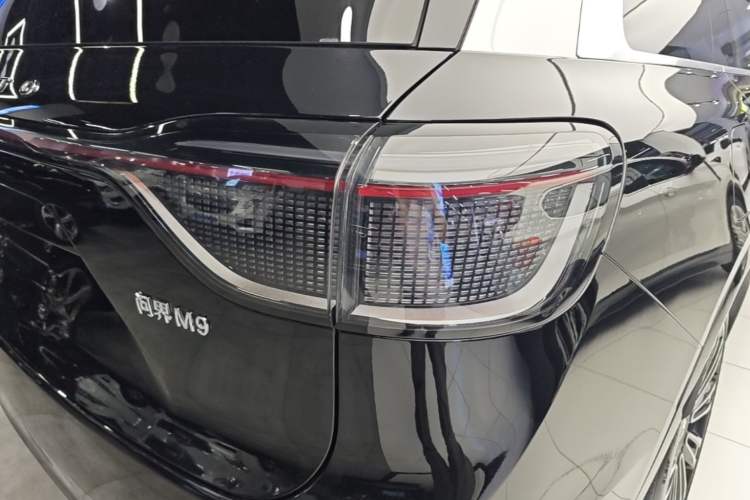 Used Hima AITO M9 2024 Range-Extended Ultra Version 42 kWh 6-Seater Model Right Rear Taillight