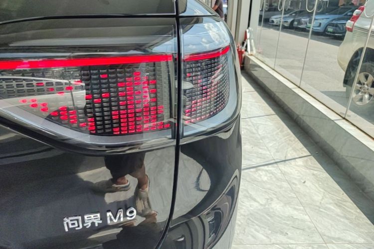 Used Hima AITO M9 2024 Range-Extended Ultra Version 42 kWh 6-Seater Model Right Rear Taillight