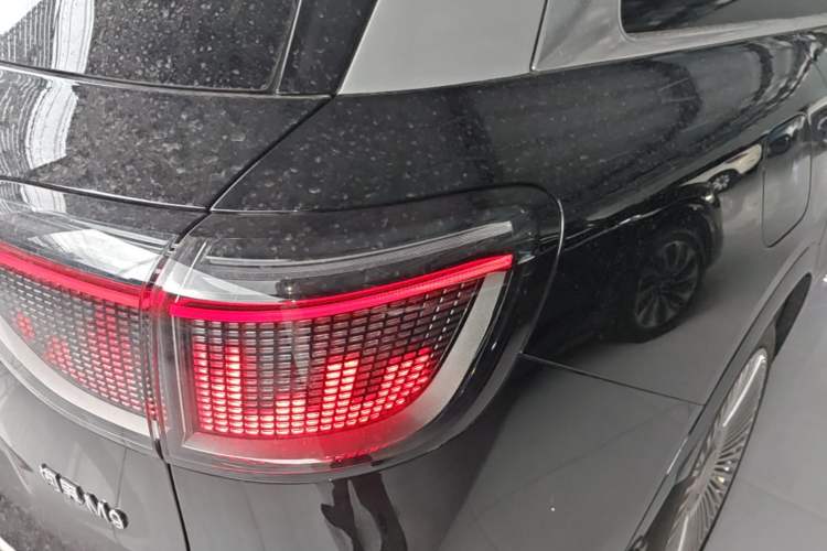 Used Hima AITO M9 2024 Range-Extended Ultra Version 52 kWh 6-Seater Model Right Rear Taillight