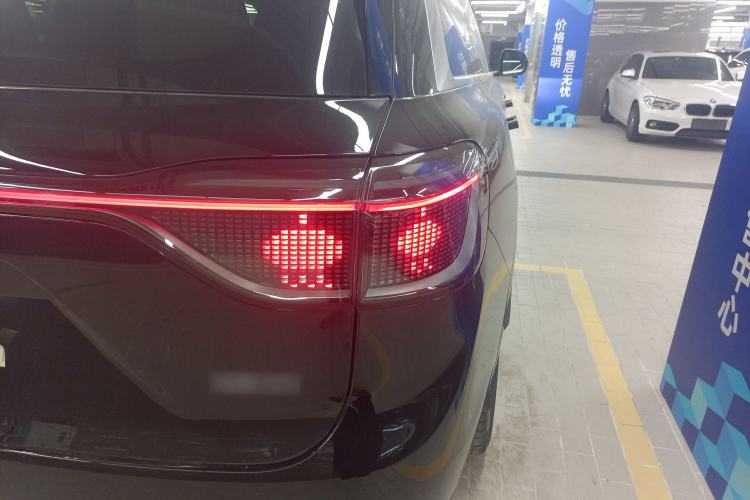 Used Hima AITO M9 2024 Range-Extended Ultra Version 42 kWh 6-Seater Model Right Rear Taillight