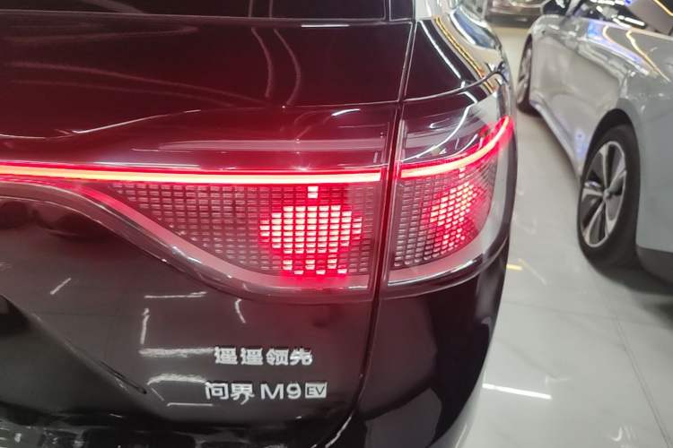 Used Hima AITO M9 2024 All-Electric Ultra Version 100 kWh 6-Seater Model Right Rear Taillight