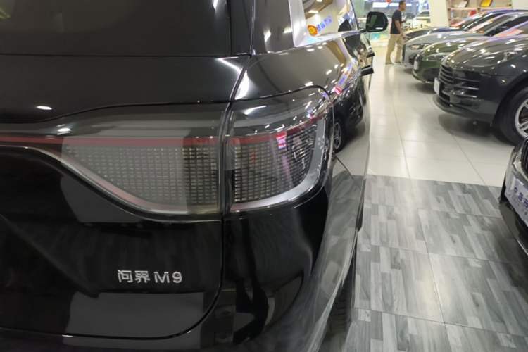 Used Hima AITO M9 2024 Range-Extended Ultra Version 52 kWh 6-Seater Model Right Rear Taillight