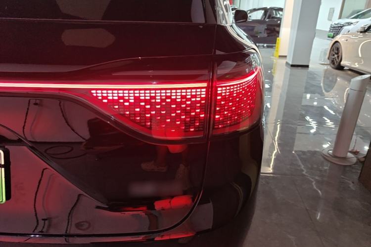 Used Hima AITO M9 2024 Range-Extended Max Edition 52 kWh 6-Seater Version Right Rear Taillight