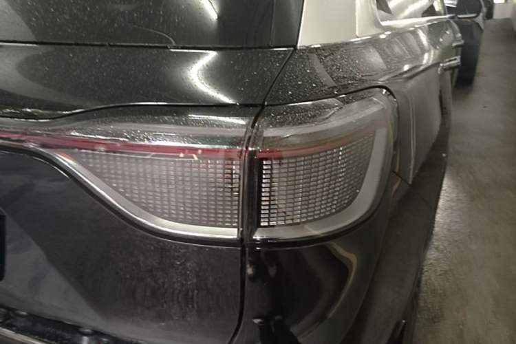 Used Hima AITO M9 2024 Range-Extended Ultra Version 52 kWh 5-Seater Model Right Rear Taillight