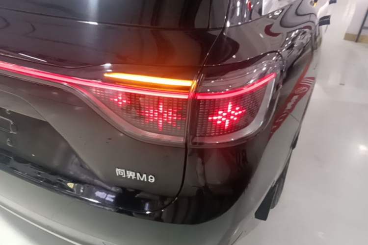 Used Hima AITO M9 2024 Range-Extended Ultra Version 42 kWh 6-Seater Model Right Rear Taillight
