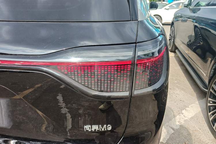 Used Hima AITO M9 2024 Range-Extended Ultra Version 42 kWh 6-Seater Model Right Rear Taillight