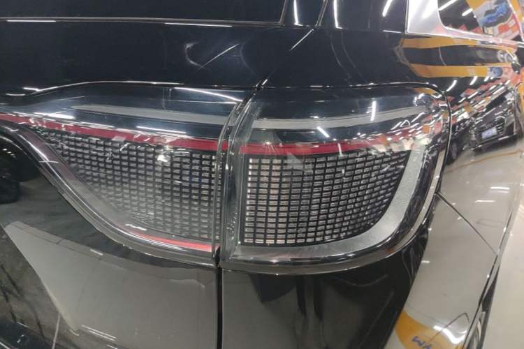Used Hima AITO M9 2024 Range-Extended Ultra Version 52 kWh 6-Seater Model Right Rear Taillight