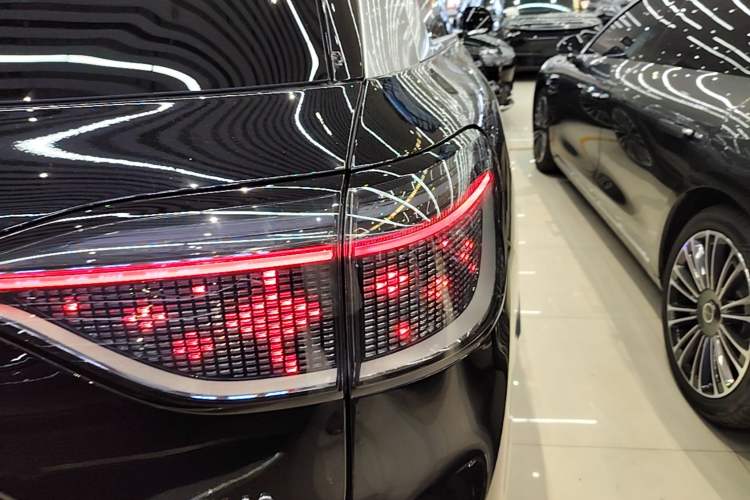 Used Hima AITO M9 2024 Range-Extended Max Edition 42 kWh 6-Seater Version Right Rear Taillight