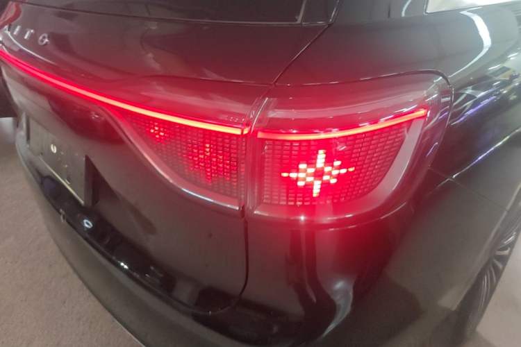 Used Hima AITO M9 2024 Range-Extended Max Edition 52 kWh 6-Seater Version Right Rear Taillight