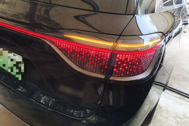Used Hima AITO M9 2024 Range-Extended Ultra Version 52 kWh 6-Seater Model Right Rear Taillight