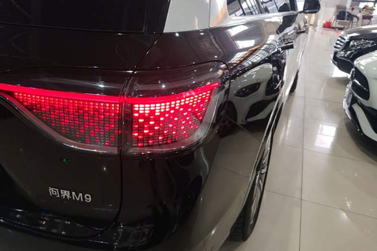 Used Hima AITO M9 2024 Range-Extended Max Edition 52 kWh 6-Seater Version Right Rear Taillight