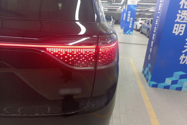 Used Hima AITO M9 2024 Range-Extended Ultra Version 42 kWh 6-Seater Model Right Rear Taillight