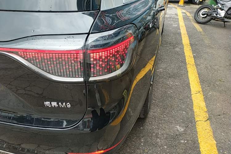 Used Hima AITO M9 2024 Range-Extended Ultra Version 42 kWh 6-Seater Model Right Rear Taillight