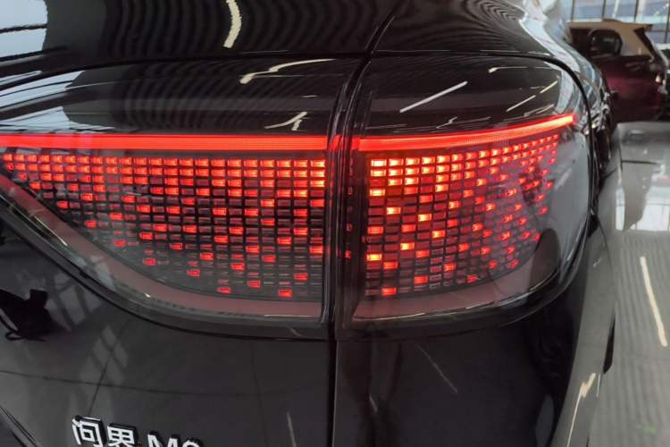 Used Hima AITO M9 2024 Range-Extended Ultra Version 52 kWh 5-Seater Model Right Rear Taillight