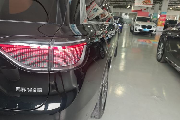 Used Hima AITO M9 2024 All-Electric Max Version 100 kWh 6-Seater Right Rear Taillight