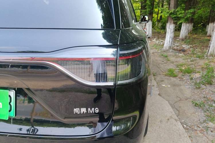 Used Hima AITO M9 2024 Range-Extended Ultra Version 52 kWh 6-Seater Model Right Rear Taillight