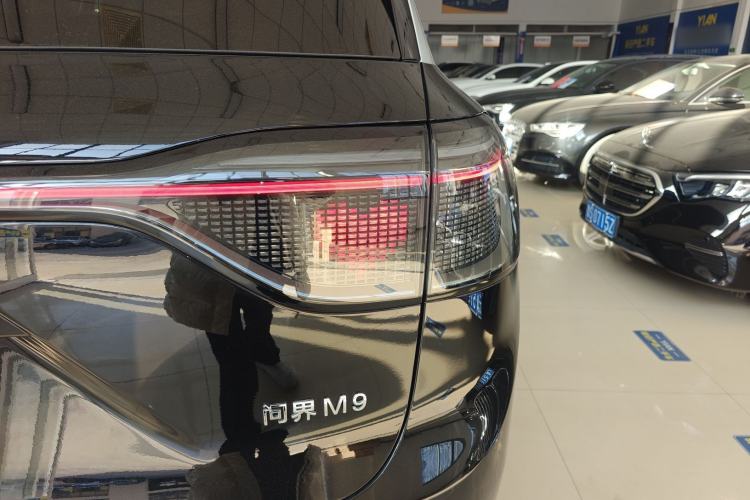 Used Hima AITO M9 2024 Range-Extended Ultra Version 52 kWh 6-Seater Model Right Rear Taillight