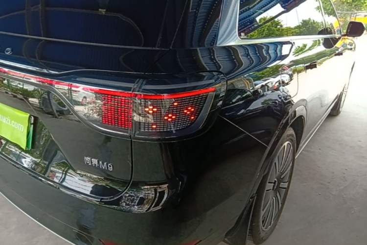 Used Hima AITO M9 2024 Range-Extended Ultra Version 52 kWh 6-Seater Model Right Rear Taillight
