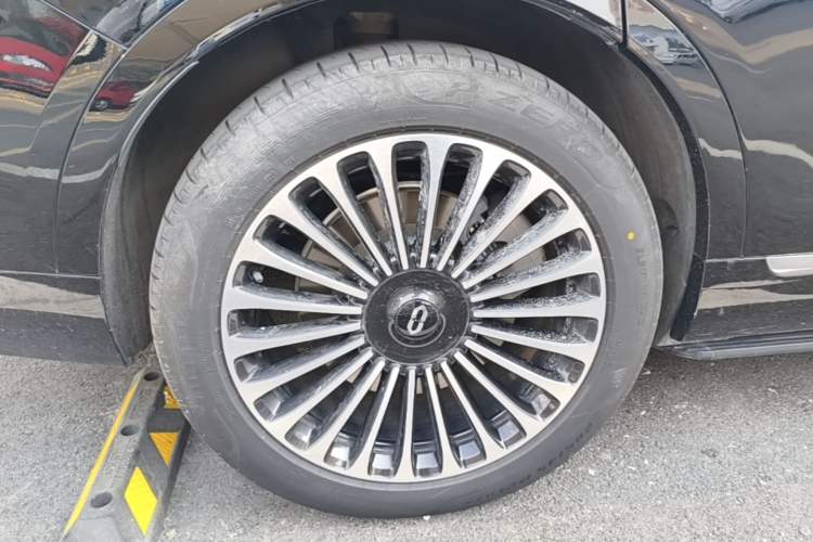 Used Hima AITO M9 2024 Range-Extended Ultra Version 42 kWh 6-Seater Model Right Rear Wheel Hub