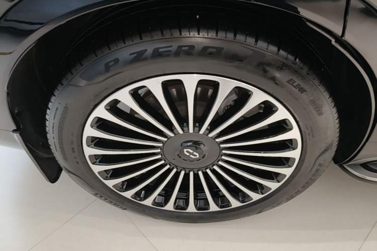 Used Hima AITO M9 2024 Range-Extended Ultra Version 42 kWh 6-Seater Model Right Rear Wheel Hub