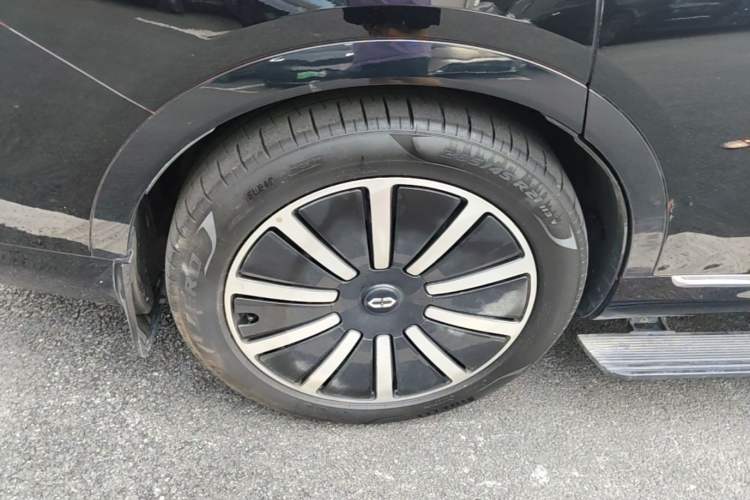 Used Hima AITO M9 2024 All-Electric Max Version 100 kWh 6-Seater Right Rear Wheel Hub