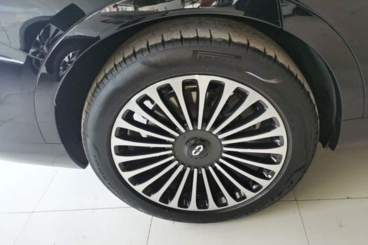 Used Hima AITO M9 2024 Range-Extended Ultra Version 42 kWh 6-Seater Model Right Rear Wheel Hub