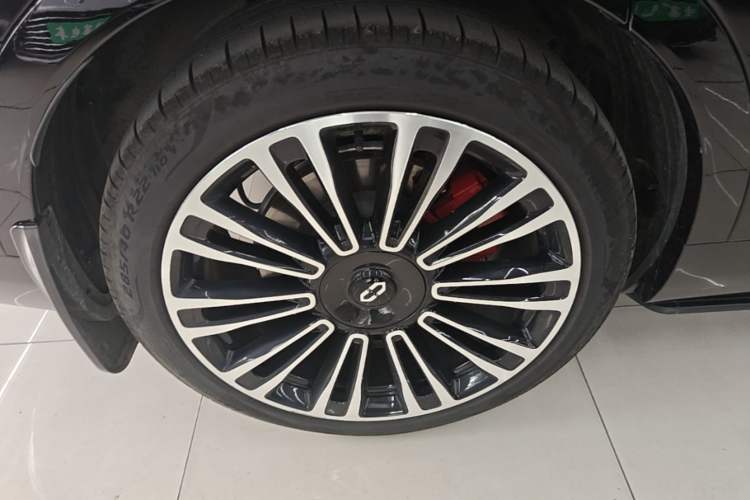 Used Hima AITO M9 2024 Range-Extended Ultra Version 42 kWh 6-Seater Model Right Rear Wheel Hub