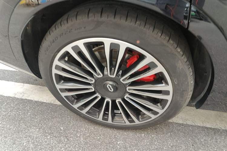 Used Hima AITO M9 2024 Range-Extended Max Edition 42 kWh 6-Seater Version Right Rear Wheel Hub