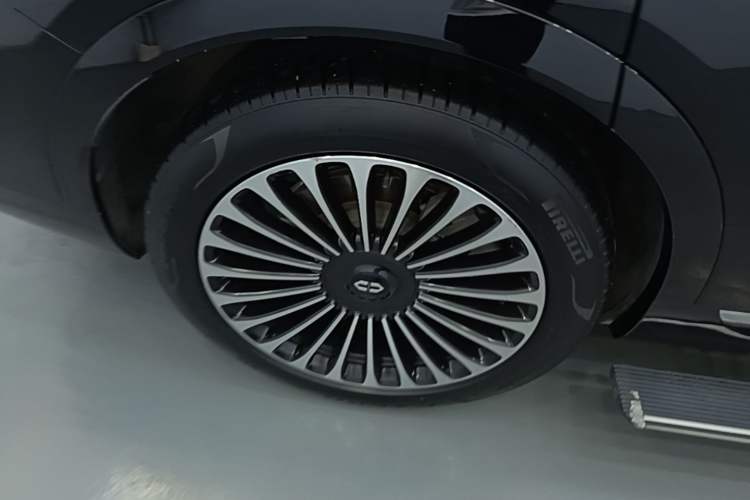 Used Hima AITO M9 2024 Range-Extended Ultra Version 42 kWh 6-Seater Model Right Rear Wheel Hub