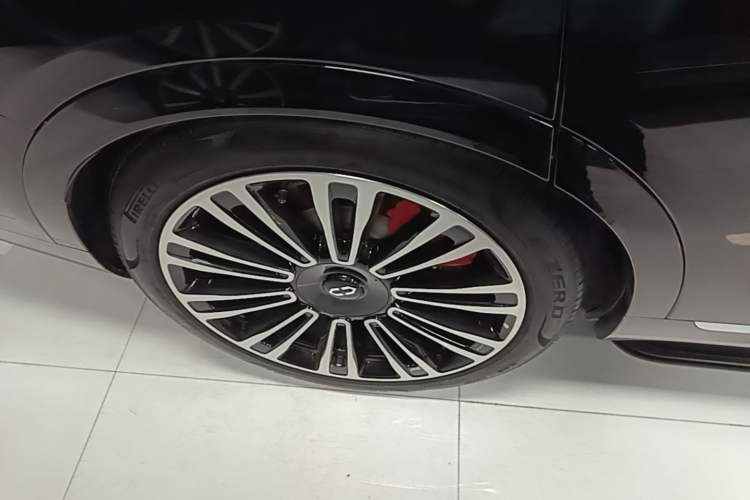 Used Hima AITO M9 2024 Range-Extended Ultra Version 42 kWh 6-Seater Model Right Rear Wheel Hub
